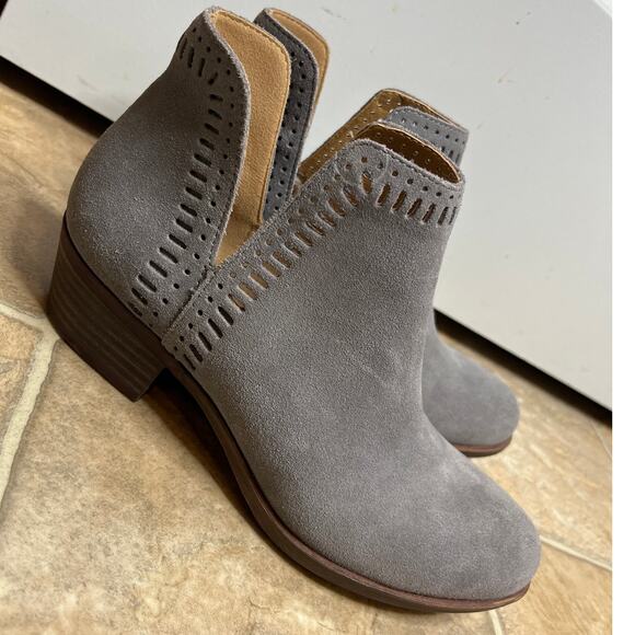 Lucky Brand Bustina Gray Suede Bootie Boots Stack Heel Size 6.5 Leather Upper - Picture 2 of 7